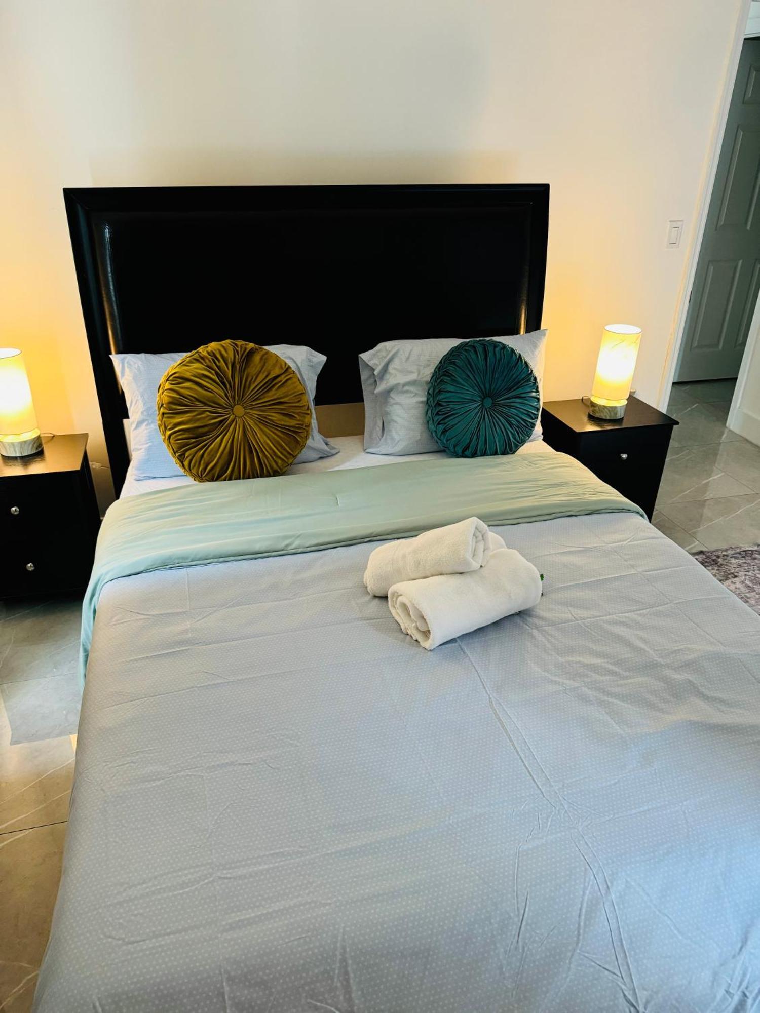 Atrium Hostel Design District Miami Exterior photo